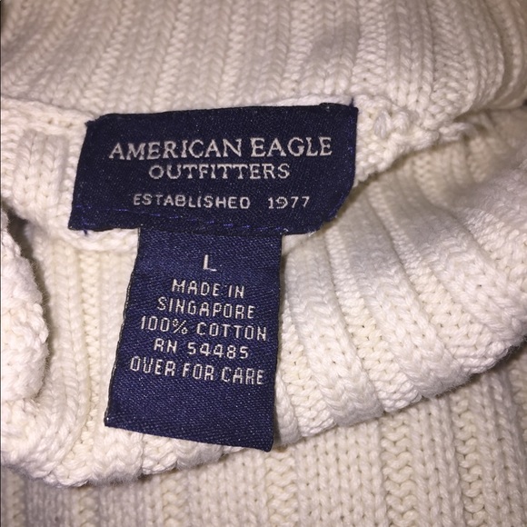 American Eagle cream turtleneck sweater - Picture 4 of 4